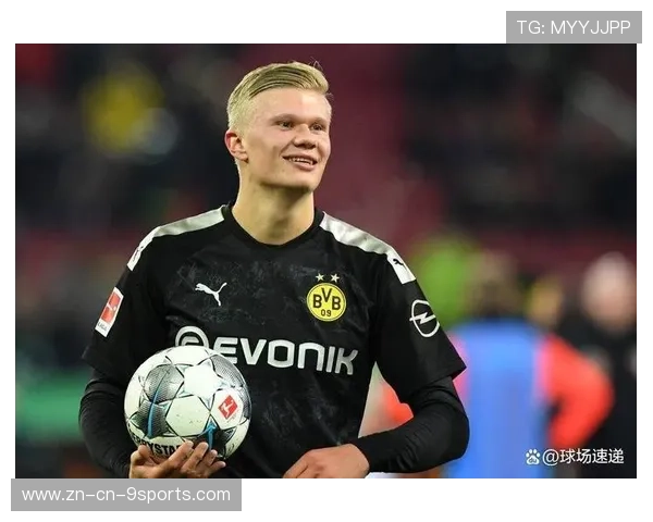 多特蒙德—哈兰德门前抢点补射成功